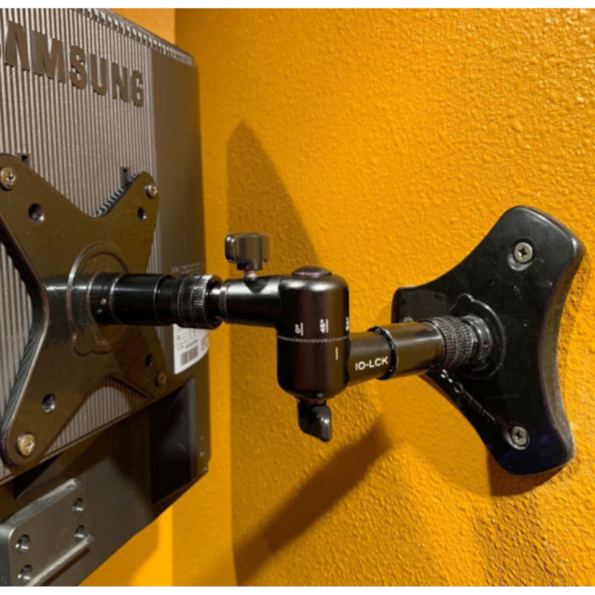 IO-LCK – IO-Equipped Locking Swivel