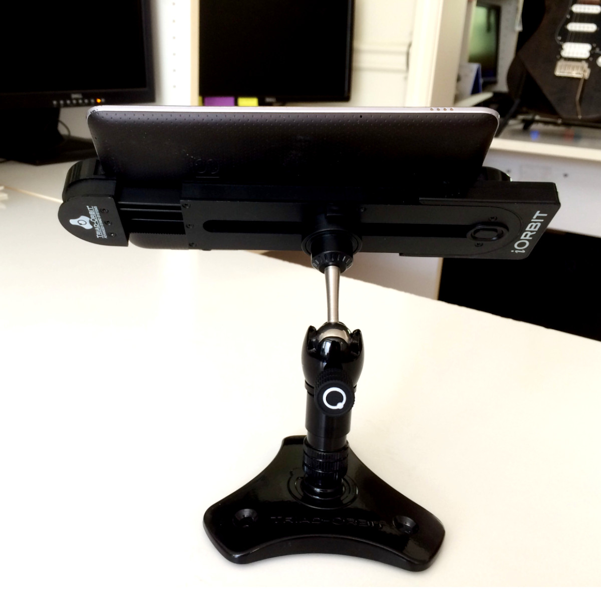 IO-W – IO-Equipped Wallplate