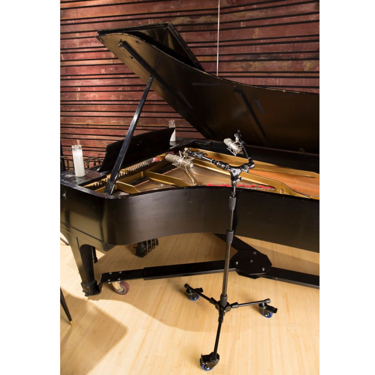 T3C – Tall Tripod Stand with casters