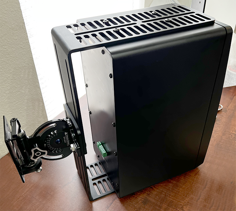 SM-UB1 – Speaker Mount Universal Bracket