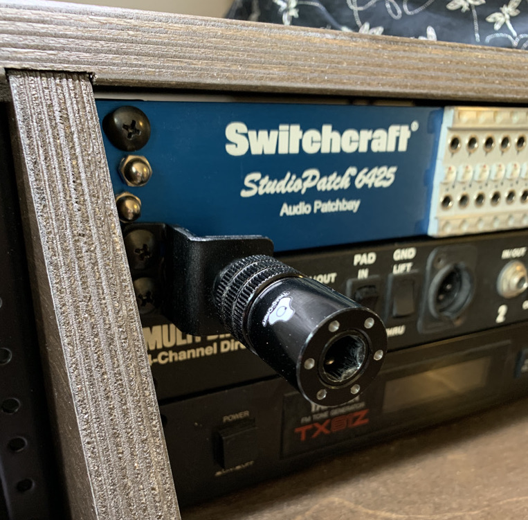 IO-RCK – Rack Mountable IO-Equipped Mount